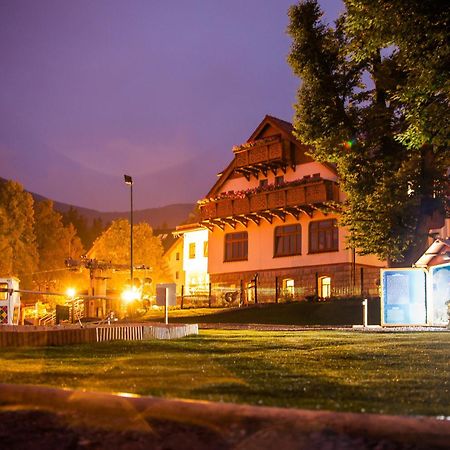 Przystanek Bavaria - Sauny, Parking Oraz Wstep Do Parku Bajek W Cenie! Карпач Экстерьер фото