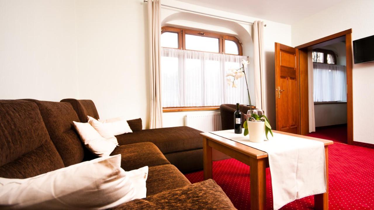 Przystanek Bavaria - Sauny, Parking Oraz Wstep Do Parku Bajek W Cenie! Карпач Экстерьер фото