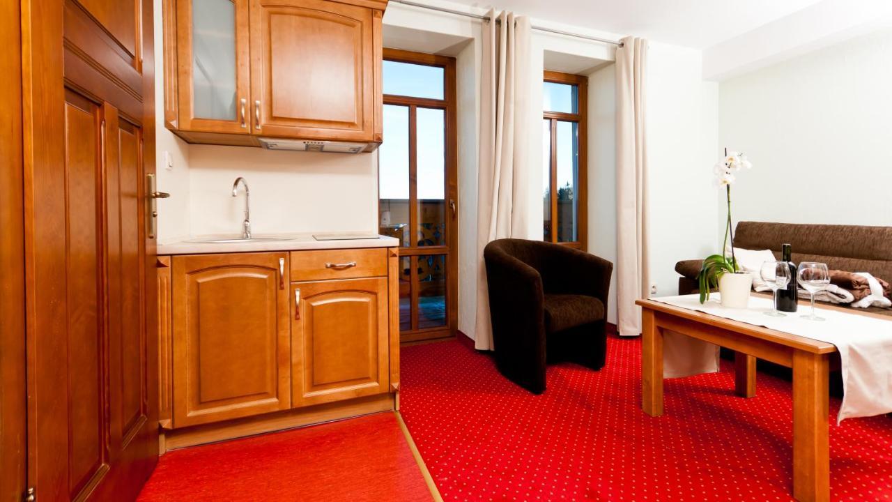 Przystanek Bavaria - Sauny, Parking Oraz Wstep Do Parku Bajek W Cenie! Карпач Экстерьер фото