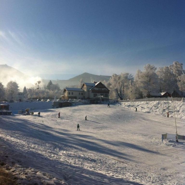 Przystanek Bavaria - Sauny, Parking Oraz Wstep Do Parku Bajek W Cenie! Карпач Экстерьер фото