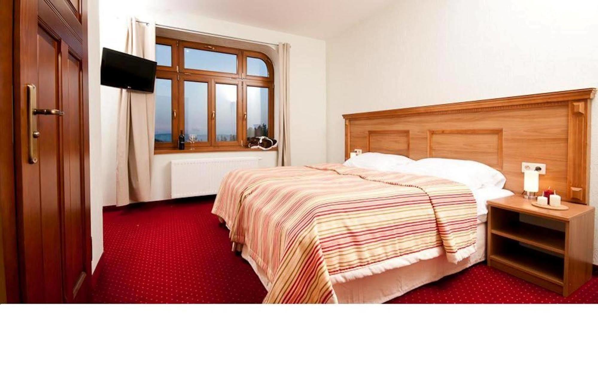 Przystanek Bavaria - Sauny, Parking Oraz Wstep Do Parku Bajek W Cenie! Карпач Экстерьер фото