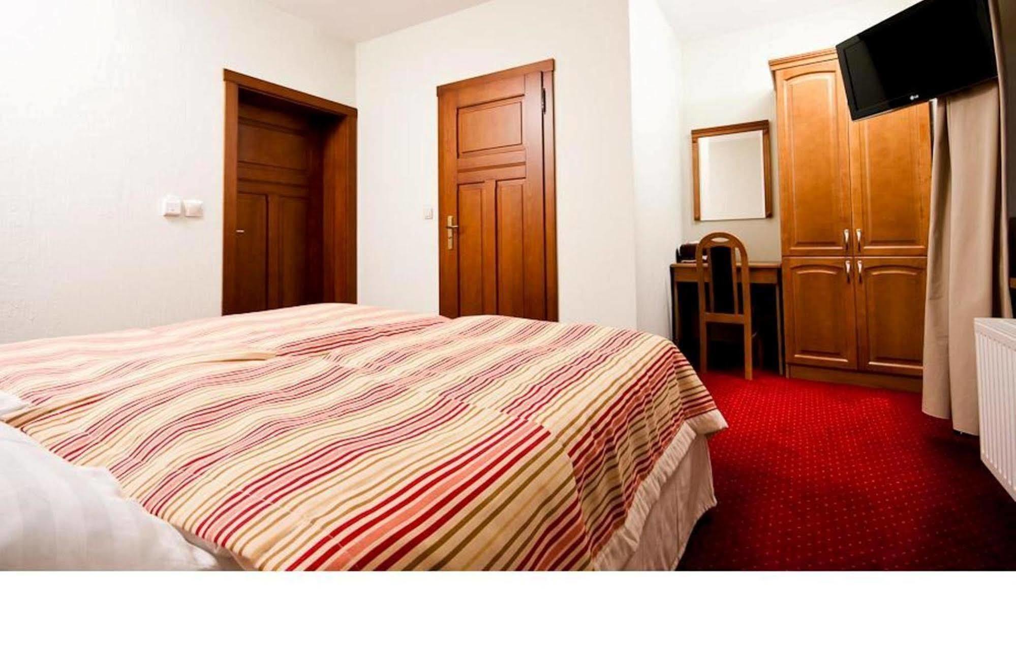 Przystanek Bavaria - Sauny, Parking Oraz Wstep Do Parku Bajek W Cenie! Карпач Экстерьер фото