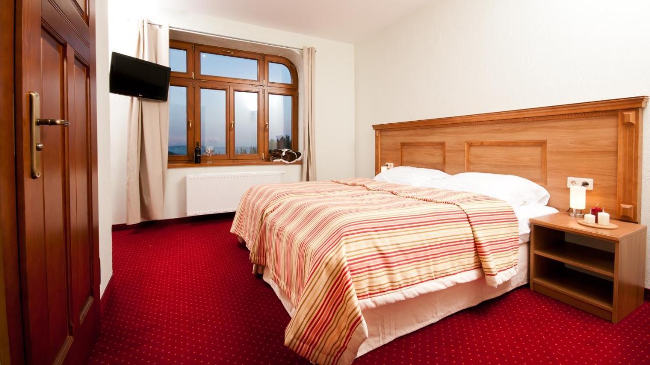 Przystanek Bavaria - Sauny, Parking Oraz Wstep Do Parku Bajek W Cenie! Карпач Экстерьер фото